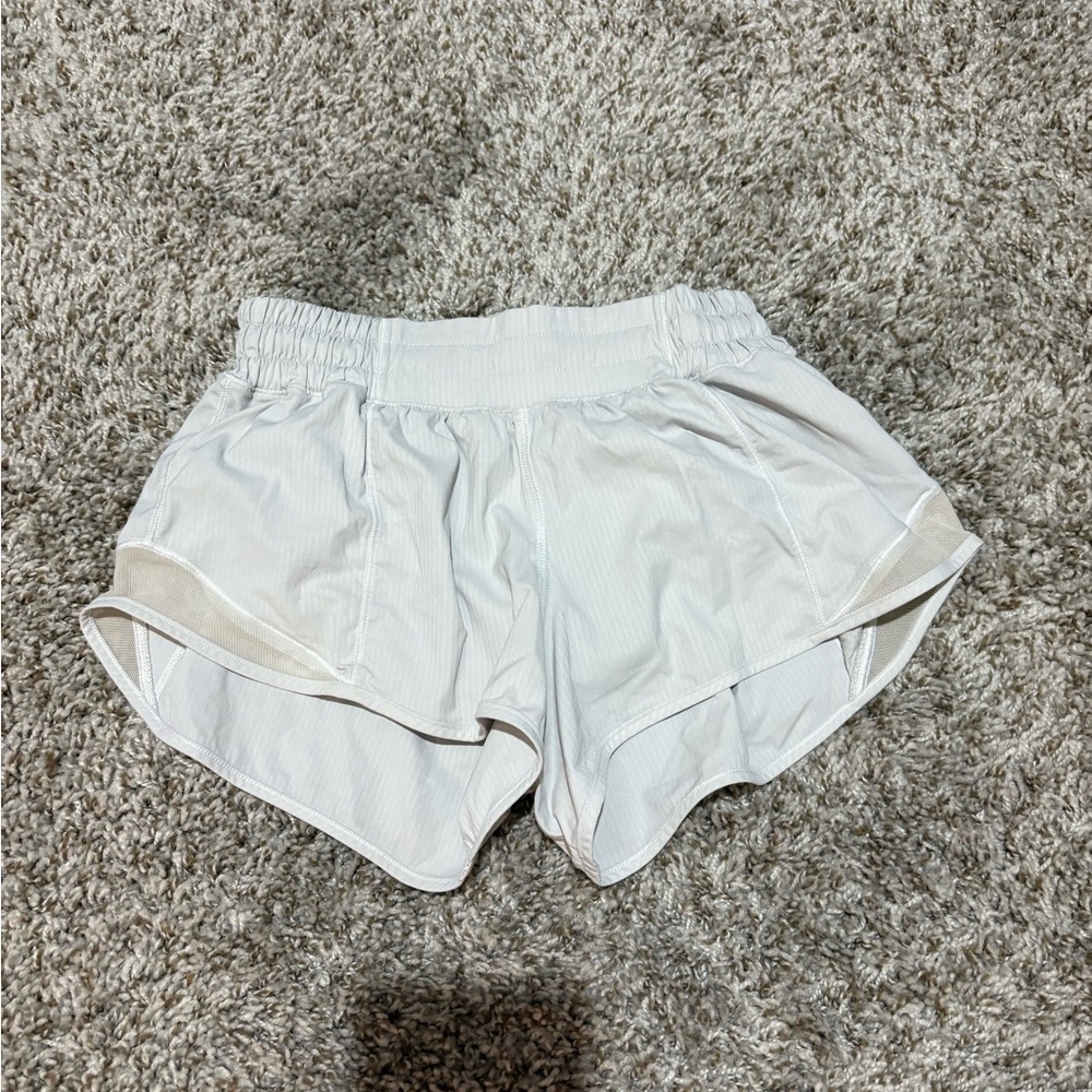 LuLulemon hotty hot shorts 2.5” inseam